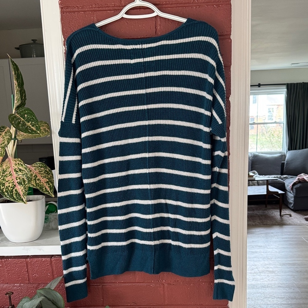 Abercrombie & Fitch Teal and White Striped Knit V-Neck - Picture 7 of 7